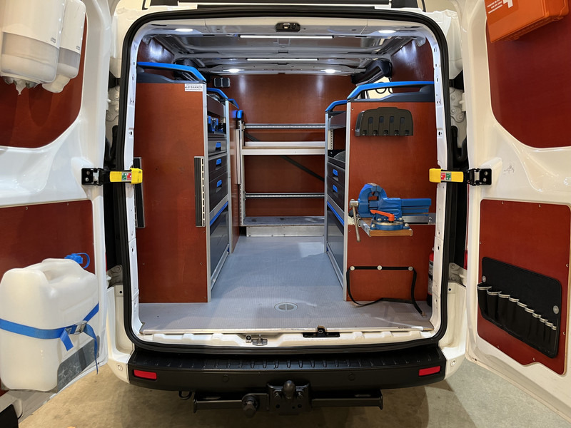Ford Transit Custom 340 2.0 TDCI L1H1 Trend 130 PK Servicebus / Sortimo Inrichting / Euro 6 / Schuifdeur L + R / 220V. / Airco / Cruise Control / PDC / CarPlay / Trekhaak / Navigatie / - Малък ван: снимка 5 Ford Transit Custom 340 2.0 TDCI L1H1 Trend 130 PK Servicebus / Sortimo Inrichting / Euro 6 / Schuifdeur L + R / 220V. / Airco / Cruise Control / PDC / CarPlay / Trekhaak / Navigatie / - Малък ван: снимка 5