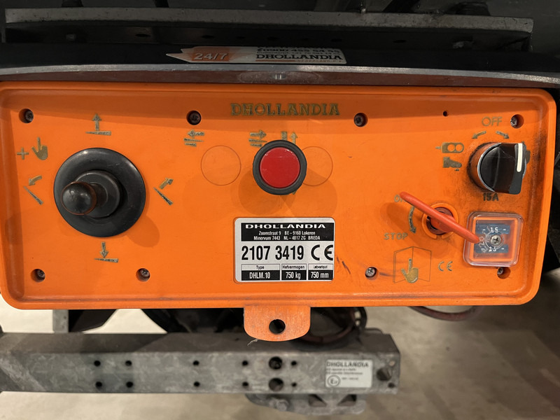 Лекотоварен автомобил фургон Iveco Daily 35S18 3.0 BE Clixtar Automaat Bakwagen met Laadklep / Laadvermogen 3.060 KG / Euro 6 / Luchtvering / Airco / Camera / CarPlay / Cruise Control /: снимка 12