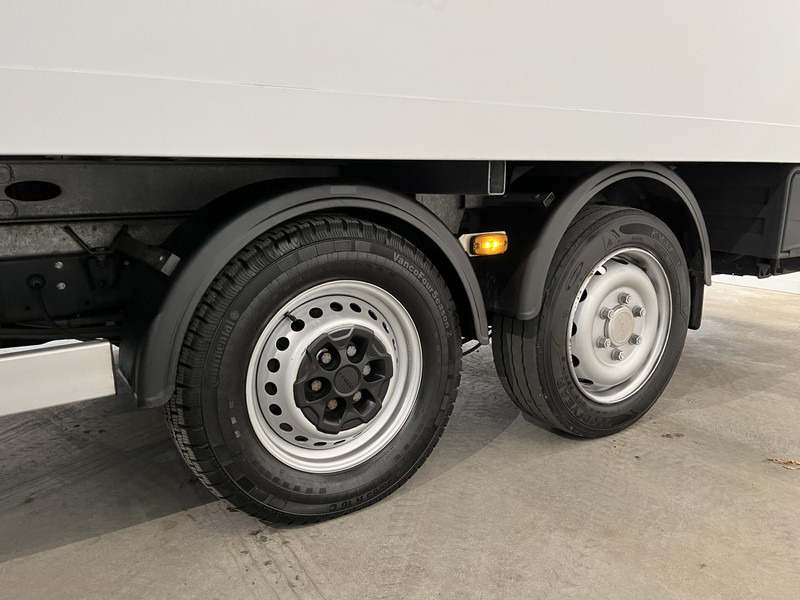 Лекотоварен автомобил фургон Iveco Daily 35S18 3.0 BE Clixtar Automaat Bakwagen met Laadklep / Laadvermogen 3.060 KG / Euro 6 / Luchtvering / Airco / Camera / CarPlay / Cruise Control /: снимка 19
