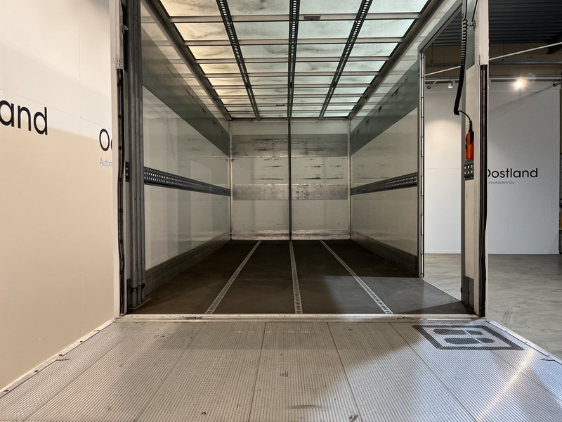 Iveco Daily 35S18 3.0 BE Clixtar Automaat Bakwagen met Laadklep / Laadvermogen 3.060 KG / Euro 6 / Luchtvering / Airco / Camera / CarPlay / Cruise Control / - Лекотоварен автомобил фургон: снимка 4 Iveco Daily 35S18 3.0 BE Clixtar Automaat Bakwagen met Laadklep / Laadvermogen 3.060 KG / Euro 6 / Luchtvering / Airco / Camera / CarPlay / Cruise Control / - Лекотоварен автомобил фургон: снимка 4