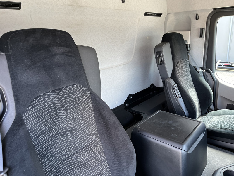 Лизинг на Mercedes-Benz ANTOS 2546 6X2 Bouwstoffenauto / Open laadbak vv KRAAN MKG HLK 221-3 met Palletklem Mercedes-Benz ANTOS 2546 6X2 Bouwstoffenauto / Open laadbak vv KRAAN MKG HLK 221-3 met Palletklem: снимка 13