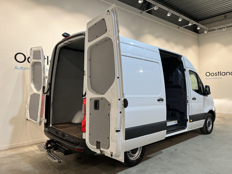 Mercedes-Benz Sprinter 315 CDI L2H2 Automaat / Euro 6 / Trekhaak 3500 KG / Airco / Cruise Control / CarPlay / Camera / Navigatie / BPM VRIJ !! - Товарен бус: снимка 4 Mercedes-Benz Sprinter 315 CDI L2H2 Automaat / Euro 6 / Trekhaak 3500 KG / Airco / Cruise Control / CarPlay / Camera / Navigatie / BPM VRIJ !! - Товарен бус: снимка 4