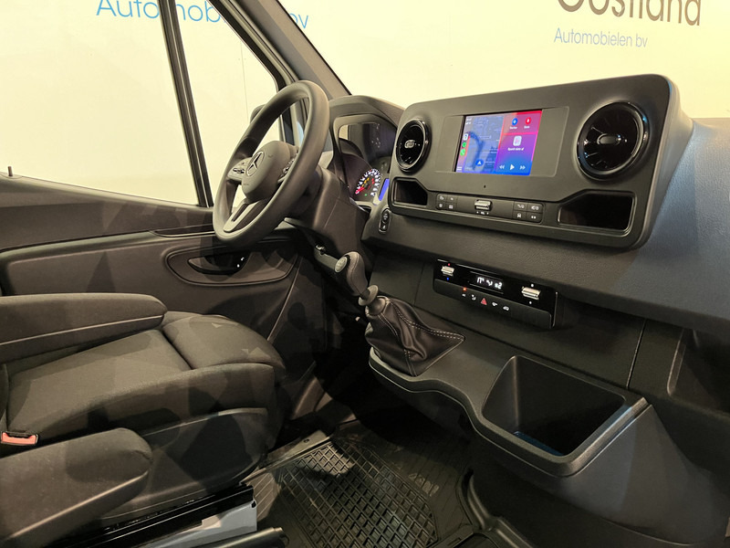 Mercedes-Benz Sprinter 315 CDI L4H2 RWD / Euro 6 / MBUX / Airco / Cruise Control / Camera / CarPlay / Navigatie / 3.300 KM !! / BPM VRIJ !! - Товарен бус: снимка 3 Mercedes-Benz Sprinter 315 CDI L4H2 RWD / Euro 6 / MBUX / Airco / Cruise Control / Camera / CarPlay / Navigatie / 3.300 KM !! / BPM VRIJ !! - Товарен бус: снимка 3