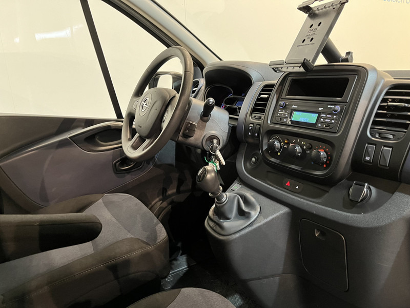 Opel Vivaro 1.6 CDTI L1H1 Servicebus / Inrichting / Euro 6 / Airco / Cruise Control / 3-Zits - Малък ван: снимка 3 Opel Vivaro 1.6 CDTI L1H1 Servicebus / Inrichting / Euro 6 / Airco / Cruise Control / 3-Zits - Малък ван: снимка 3