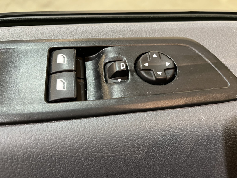 Малък ван, Електрически бус Opel Vivaro-e L2 75 kWh Servicebus / Sortimo Inrichting / 100% elektrisch !! / Airco / Cruise Control / CarPlay / Camera / Navigatie / 3-Zits / 3.800 KM !!: снимка 15
