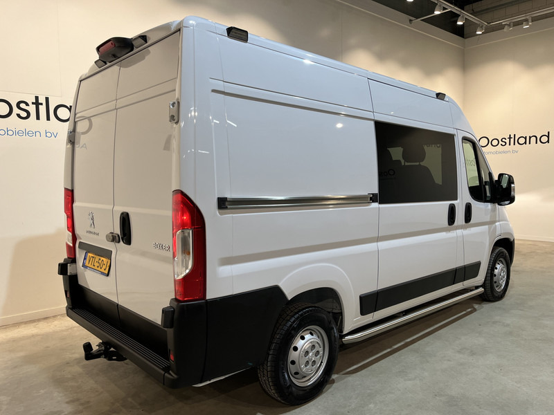 Interior photo 3: Малък ван, Бус с двойна кабина Peugeot Boxer 2.2 BlueHDi 120 PK L2H2 DC Dubbel Cabine / Euro 6 / Airco / CarPlay / Camera / Trekhaak / Cruise Control / 500 KM Z.G.A.N. !! / BPM VRIJ !!