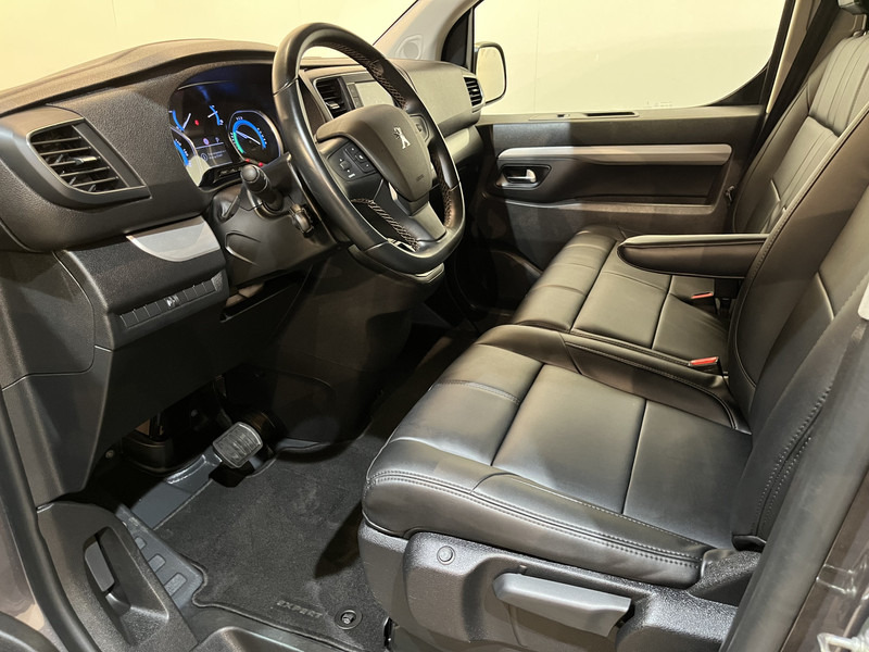 Peugeot e-Expert EV L3 DC Dubbel Cabine 75 kWh / 2X Schuifdeur / Trekhaak / Camera / Leder / CarPlay / Navigatie / Clima / Cruise / 49.300 KM !! - Малък ван, Бус с двойна кабина: снимка 5 Peugeot e-Expert EV L3 DC Dubbel Cabine 75 kWh / 2X Schuifdeur / Trekhaak / Camera / Leder / CarPlay / Navigatie / Clima / Cruise / 49.300 KM !! - Малък ван, Бус с двойна кабина: снимка 5