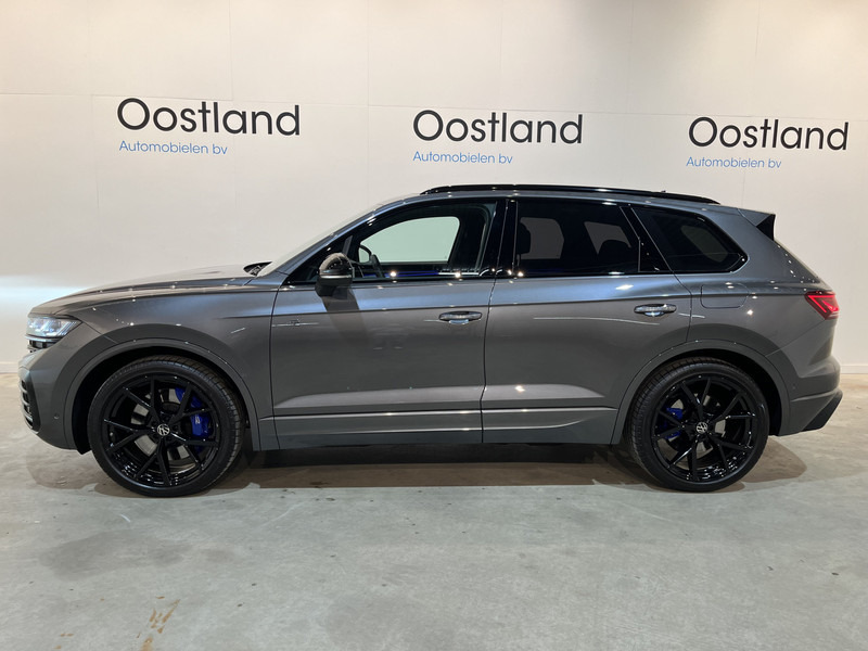 Volkswagen Touareg R 3.0 TSi 462 PK eHybrid 4MOTION Full Options / Luchtvering / IQ Matrix / 360 Camera / Panoramadak / Head-Up / Leder / Stoelventilatie / Stoelverwarming - Джип: снимка 3 Volkswagen Touareg R 3.0 TSi 462 PK eHybrid 4MOTION Full Options / Luchtvering / IQ Matrix / 360 Camera / Panoramadak / Head-Up / Leder / Stoelventilatie / Stoelverwarming - Джип: снимка 3