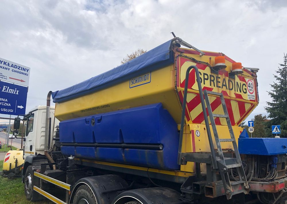 MAN TGM 26.290 piaskarka solarka schmidt 6x4 euro6 - Снегорин: снимка 5 MAN TGM 26.290 piaskarka solarka schmidt 6x4 euro6 - Снегорин: снимка 5
