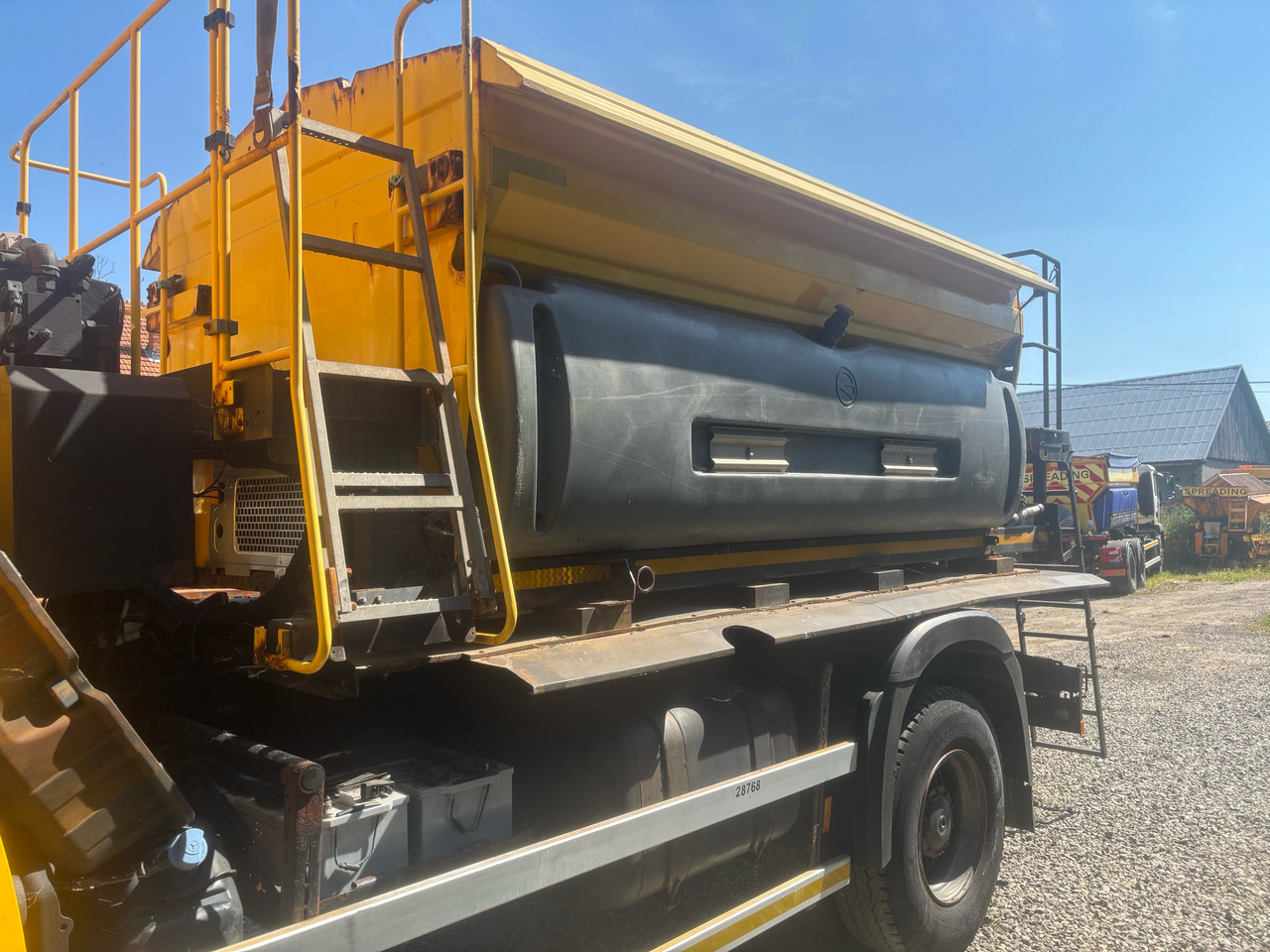 MERCEDES AROCS 1824 4x4BB GRITTER/SPREADER/PLOUGH - Снегорин: снимка 3 MERCEDES AROCS 1824 4x4BB GRITTER/SPREADER/PLOUGH - Снегорин: снимка 3