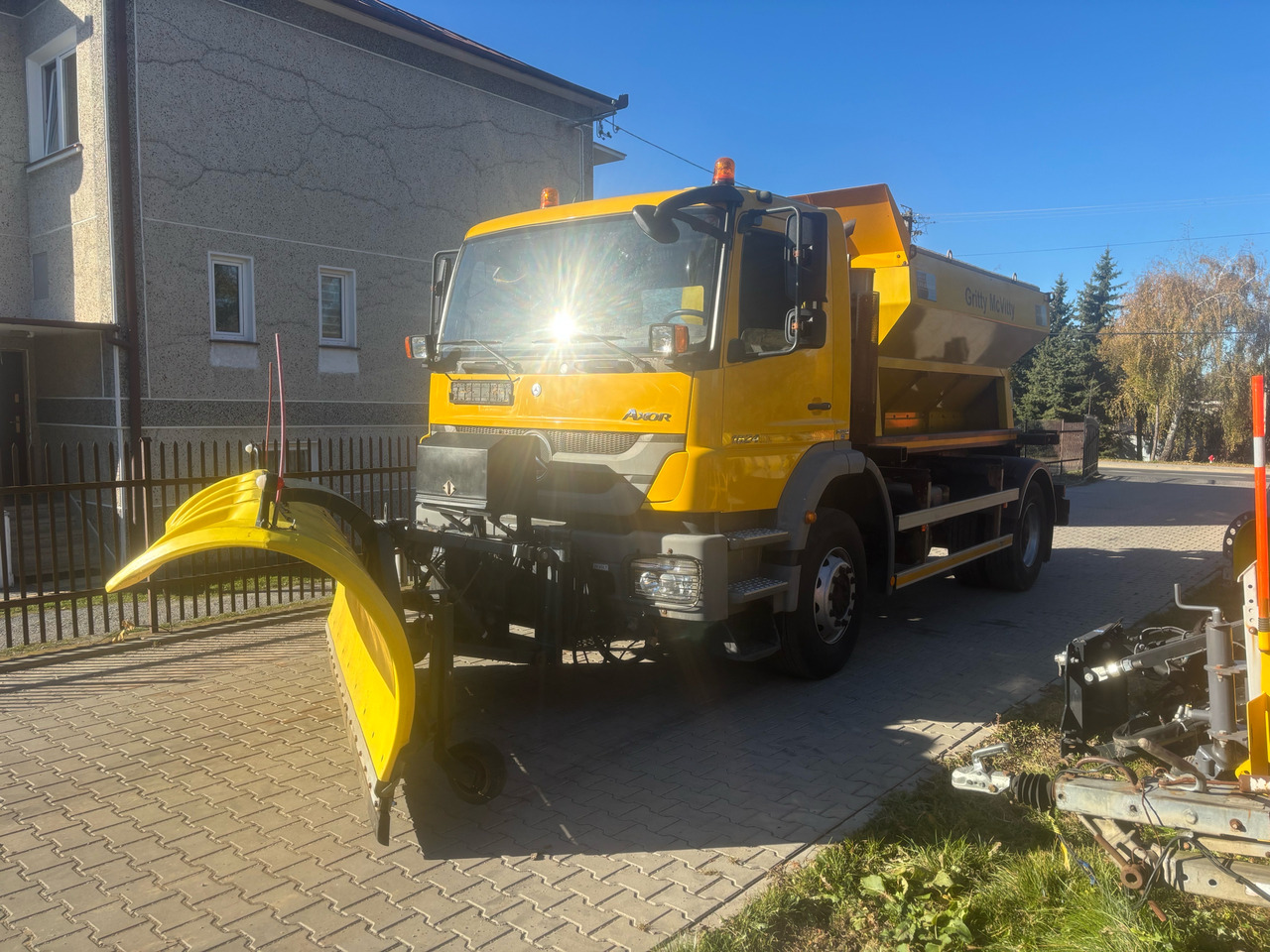 Mercedes AXOR 1824 4x2 Spreader/Gritter/Plough - Снегорин: снимка 3 Mercedes AXOR 1824 4x2 Spreader/Gritter/Plough - Снегорин: снимка 3