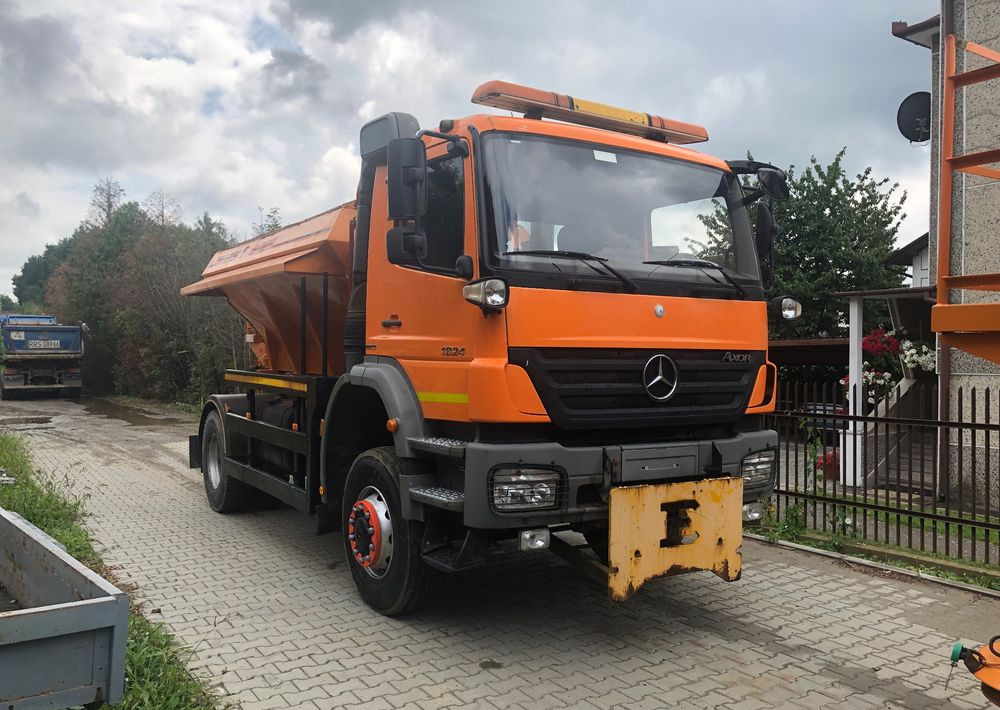 Mercedes-Benz Axor 1824 4x4 piaskarka solarka econ pług 2011 e5 - Снегорин: снимка 2 Mercedes-Benz Axor 1824 4x4 piaskarka solarka econ pług 2011 e5 - Снегорин: снимка 2