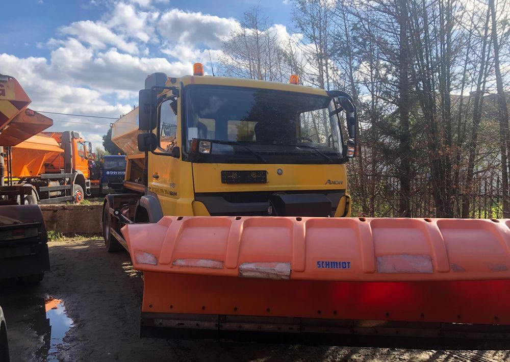 Mercedes-Benz Mercedes Axor 1824 schmidt 4x2 pług piaskarka solarka - Снегорин: снимка 1 Mercedes-Benz Mercedes Axor 1824 schmidt 4x2 pług piaskarka solarka - Снегорин: снимка 1