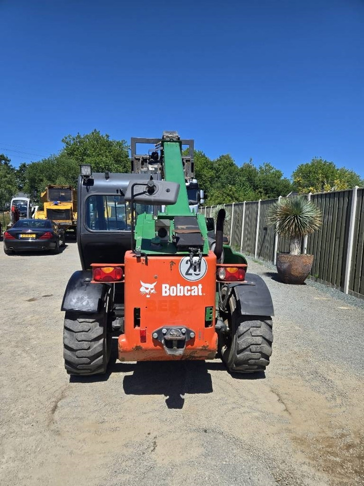 Bobcat T 2250 - Телескопичен товарач: снимка 3 Bobcat T 2250 - Телескопичен товарач: снимка 3