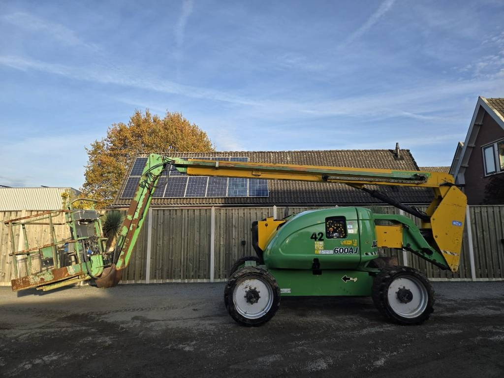 JLG 600 AJ - Артикулираща платформа: снимка 1 JLG 600 AJ - Артикулираща платформа: снимка 1