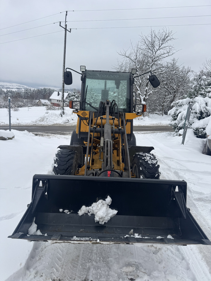 Volvo L20B L20 5t low mth - Колесен товарач: снимка 3 Volvo L20B L20 5t low mth - Колесен товарач: снимка 3