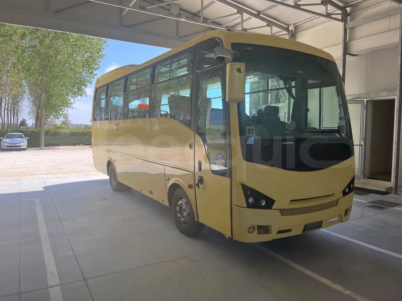 ISUZU Turquoise/Sb - Училищен автобус: снимка 1 ISUZU Turquoise/Sb - Училищен автобус: снимка 1