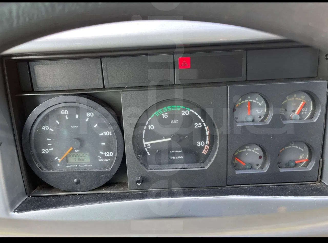 Irisbus Domino Orlandi 2001 - Туристически автобус: снимка 3 Irisbus Domino Orlandi 2001 - Туристически автобус: снимка 3