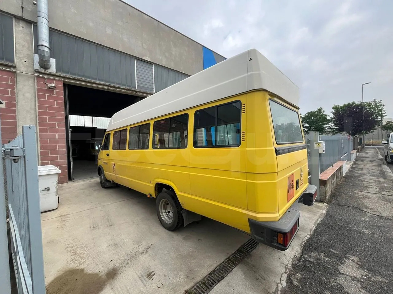 Iveco A45E10 - Училищен автобус: снимка 5 Iveco A45E10 - Училищен автобус: снимка 5