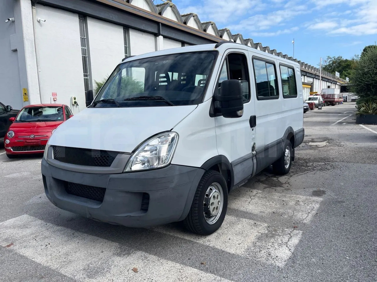 Iveco Daily - Микробус, Пътнически бус: снимка 4 Iveco Daily - Микробус, Пътнически бус: снимка 4