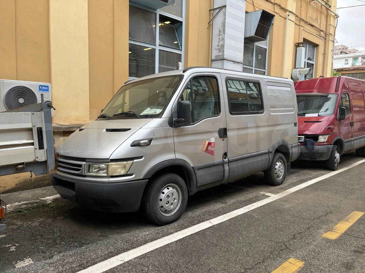Iveco Daily - Микробус, Пътнически бус: снимка 3 Iveco Daily - Микробус, Пътнически бус: снимка 3
