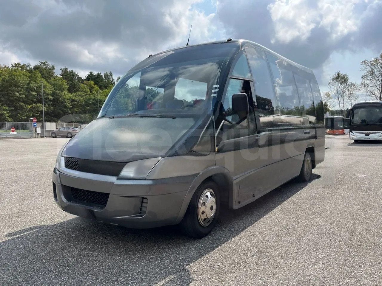 Iveco Daily - Туристически автобус: снимка 4 Iveco Daily - Туристически автобус: снимка 4