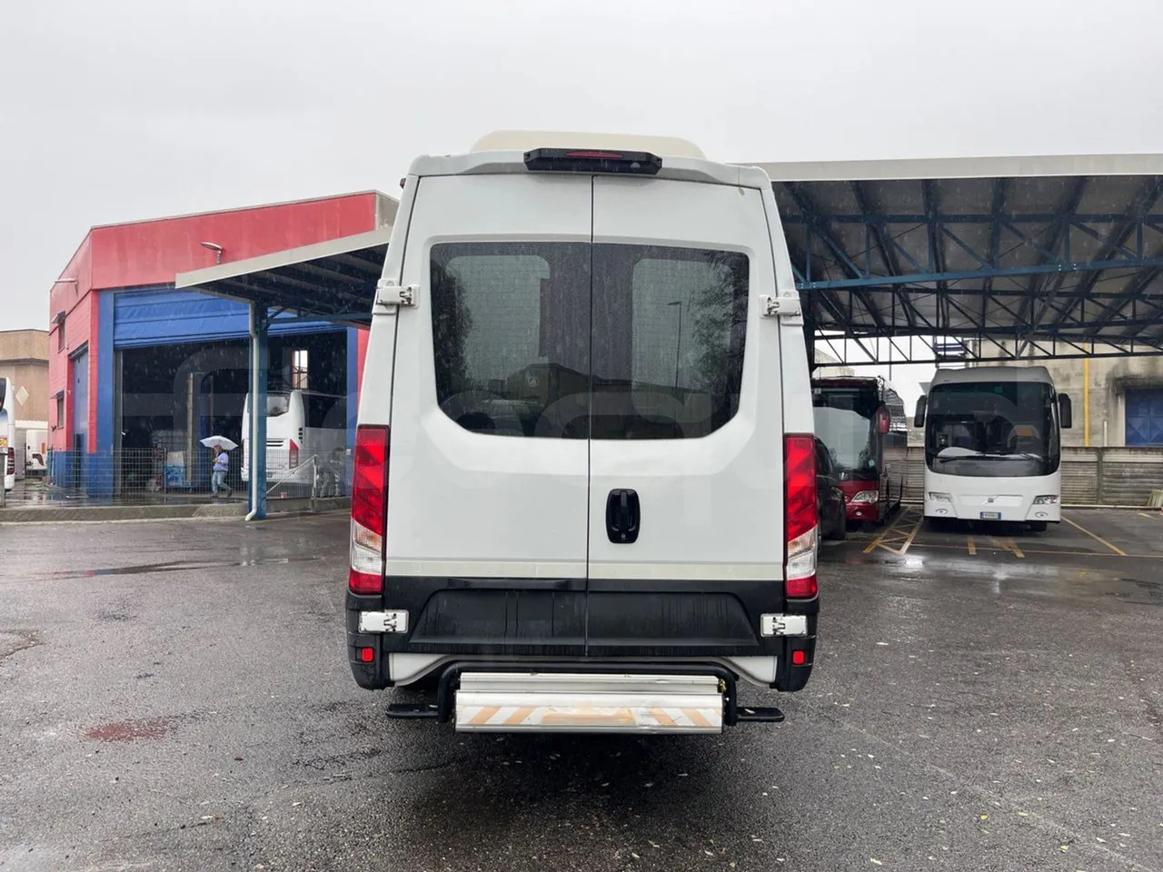 Iveco Daily - Междуградски автобус: снимка 5 Iveco Daily - Междуградски автобус: снимка 5
