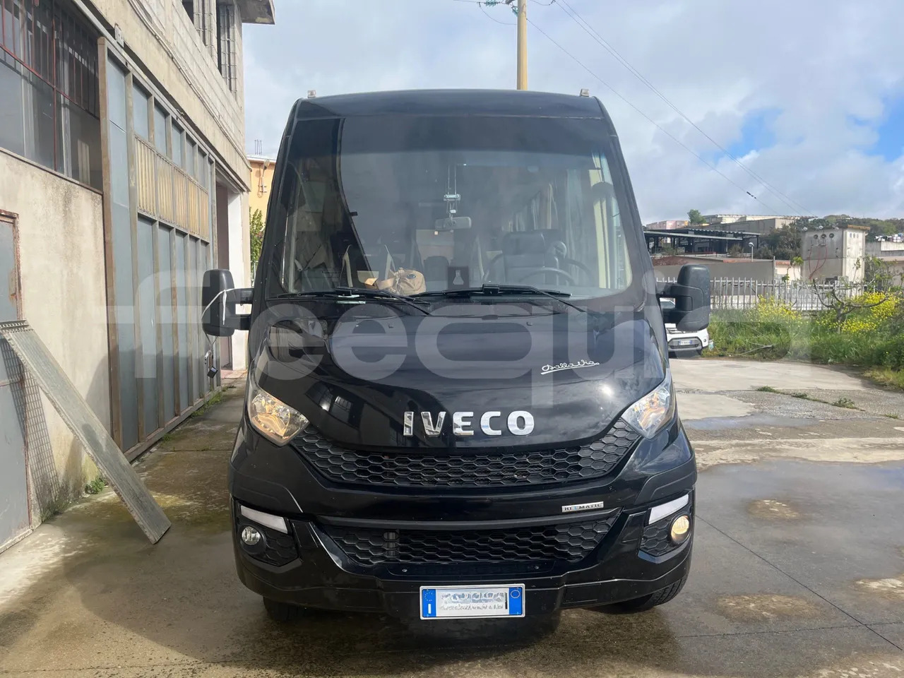 Iveco Daily - Туристически автобус: снимка 2 Iveco Daily - Туристически автобус: снимка 2