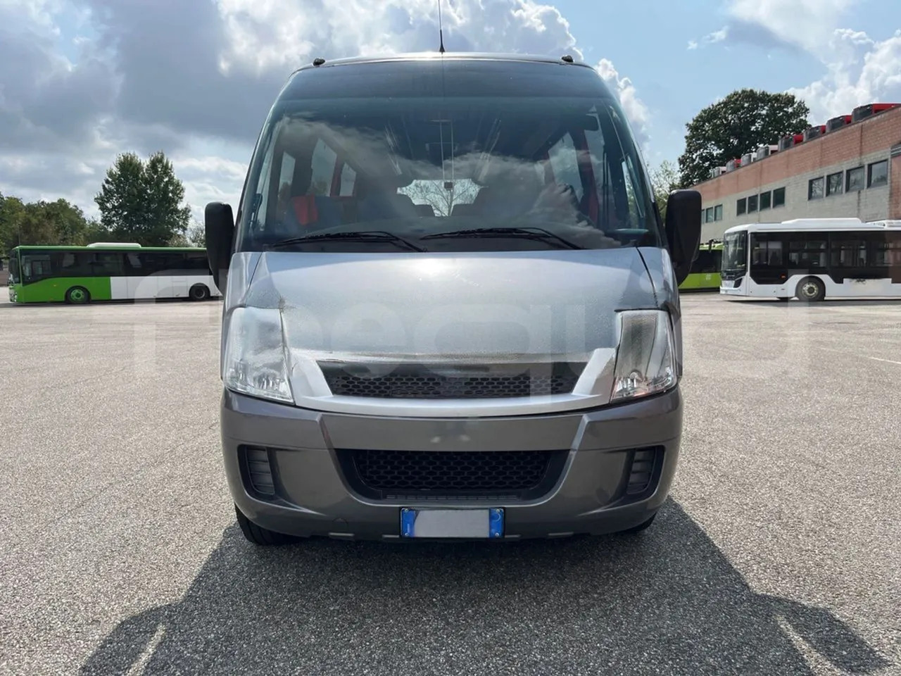 Iveco Daily - Туристически автобус: снимка 2 Iveco Daily - Туристически автобус: снимка 2