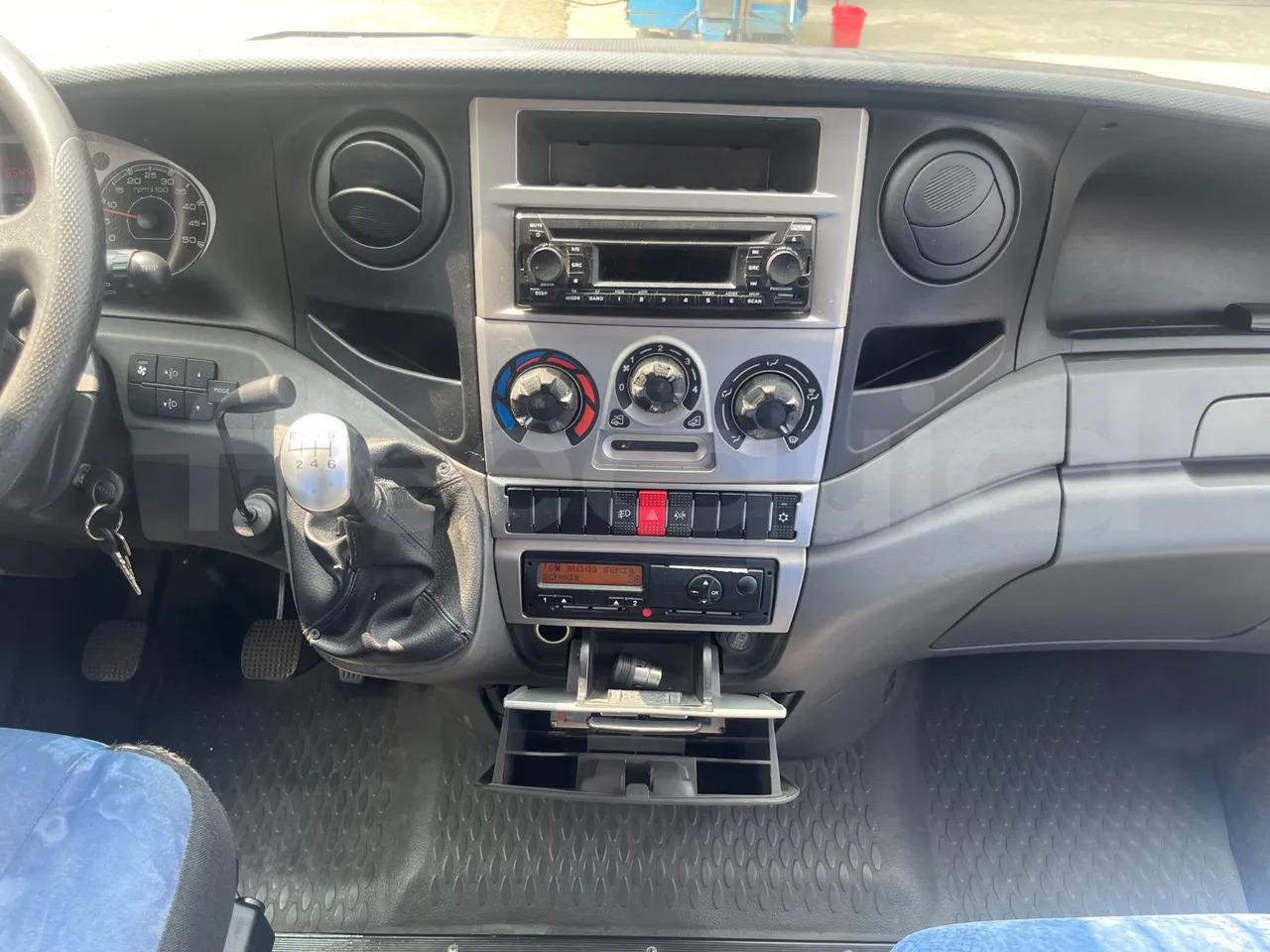 Iveco Daily - Туристически автобус: снимка 2 Iveco Daily - Туристически автобус: снимка 2