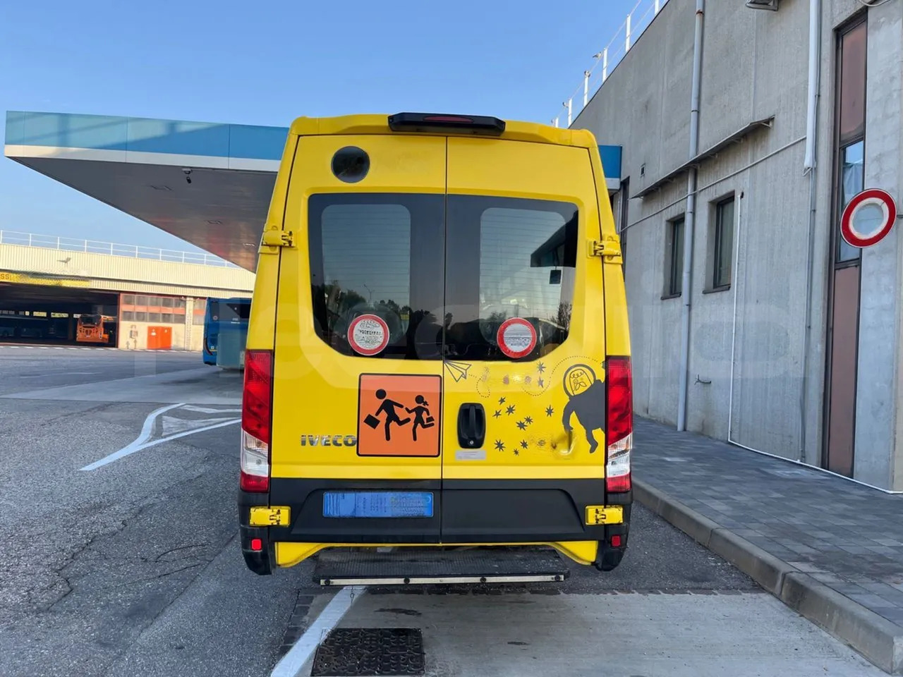 Iveco Daily - Училищен автобус: снимка 5 Iveco Daily - Училищен автобус: снимка 5