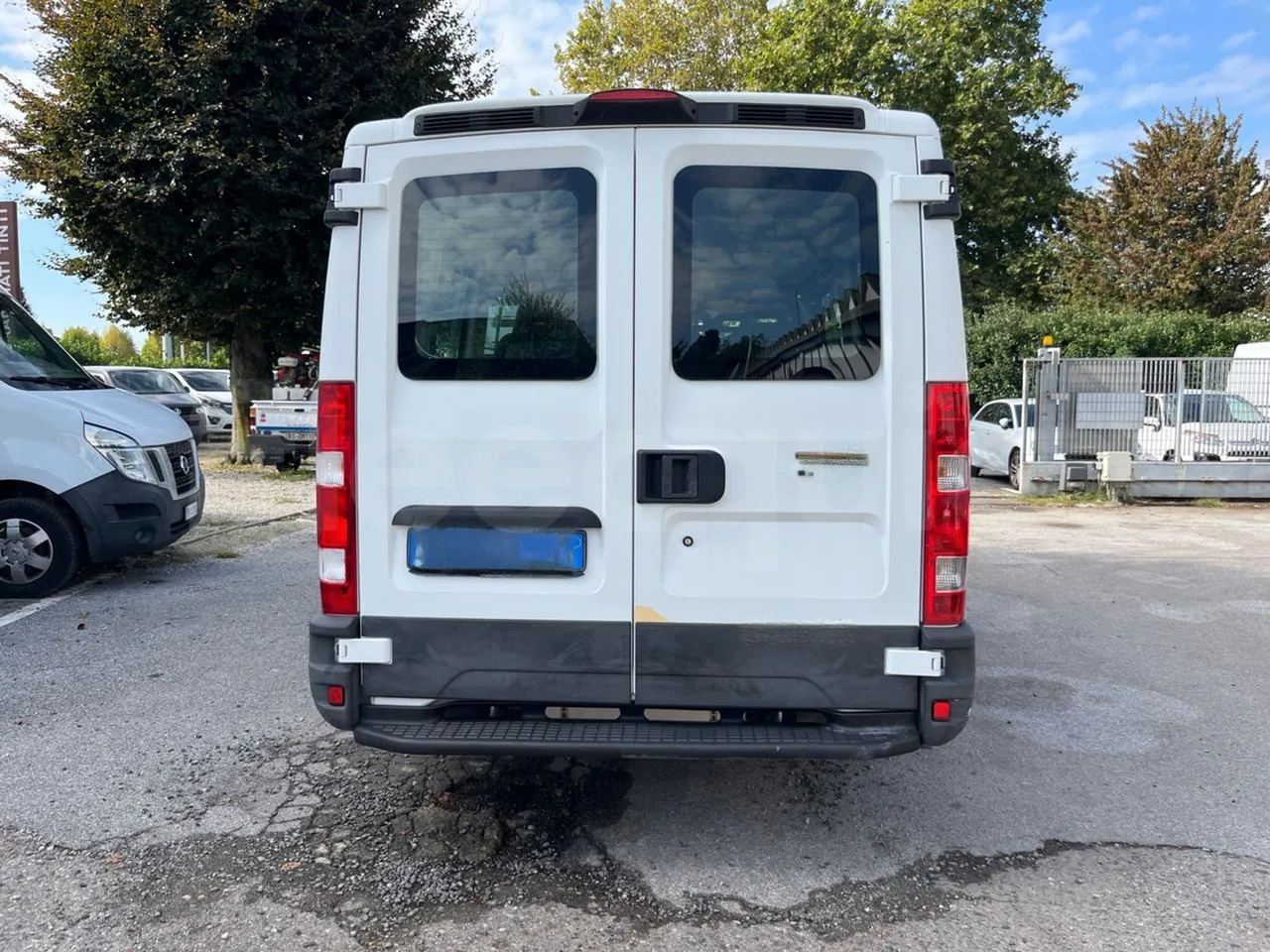 Iveco Daily - Микробус, Пътнически бус: снимка 5 Iveco Daily - Микробус, Пътнически бус: снимка 5