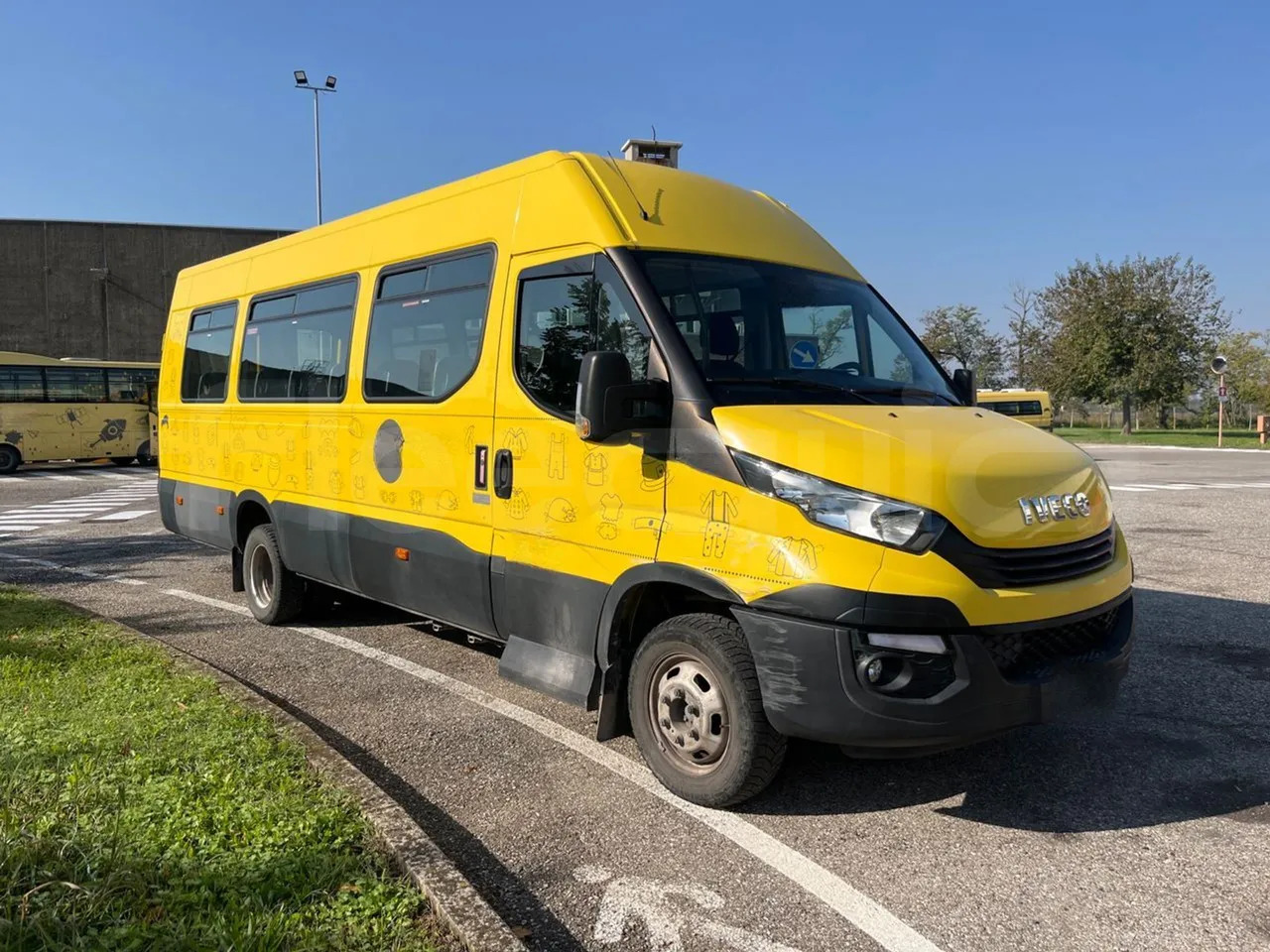 Iveco Daily - Училищен автобус: снимка 1 Iveco Daily - Училищен автобус: снимка 1