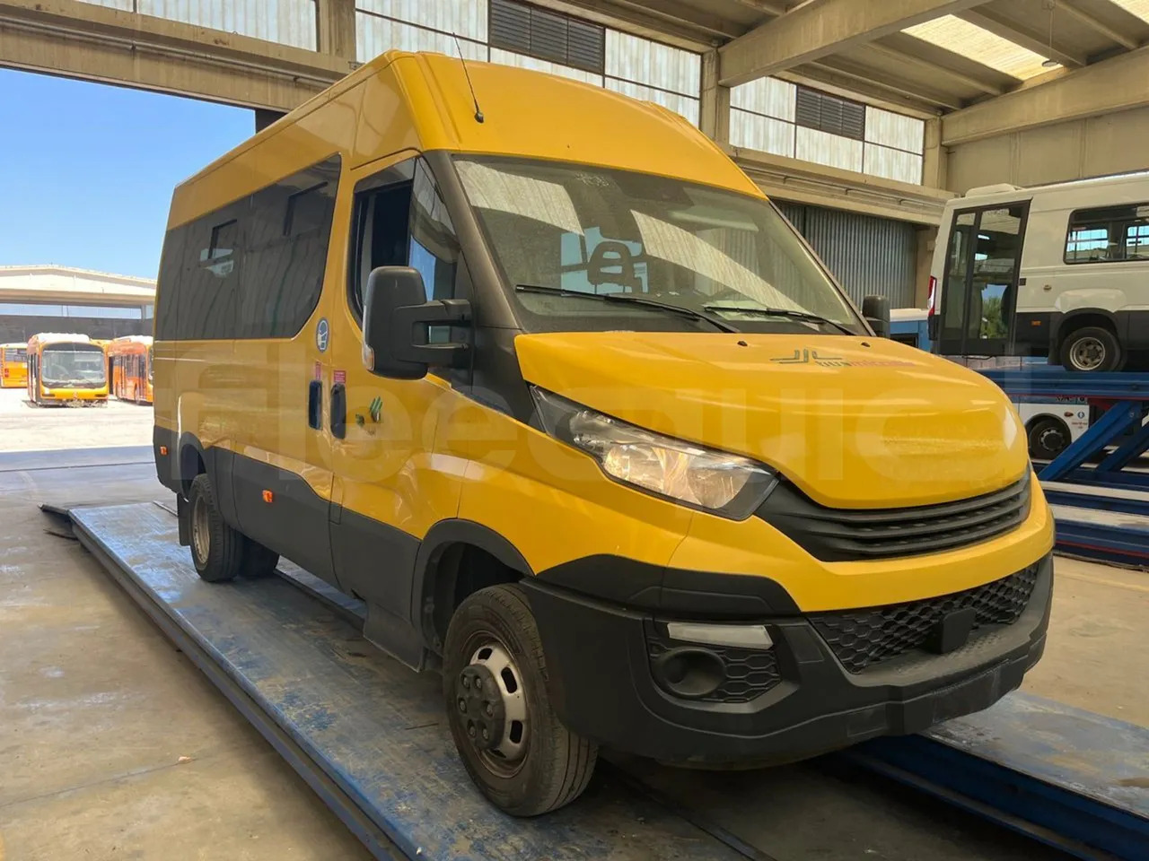 Iveco Daily - Училищен автобус: снимка 1 Iveco Daily - Училищен автобус: снимка 1