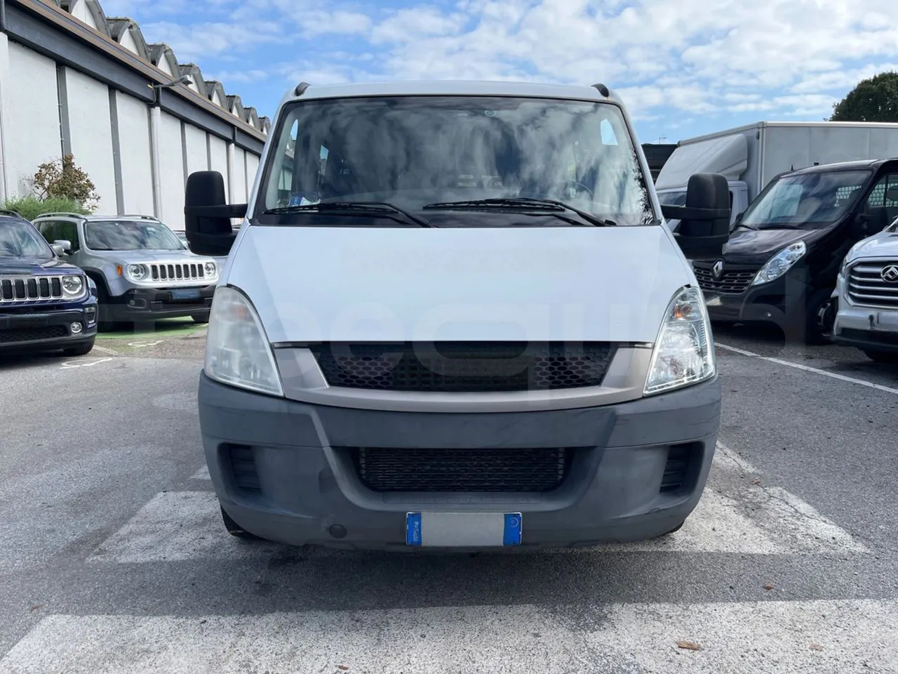 Iveco Daily - Микробус, Пътнически бус: снимка 2 Iveco Daily - Микробус, Пътнически бус: снимка 2