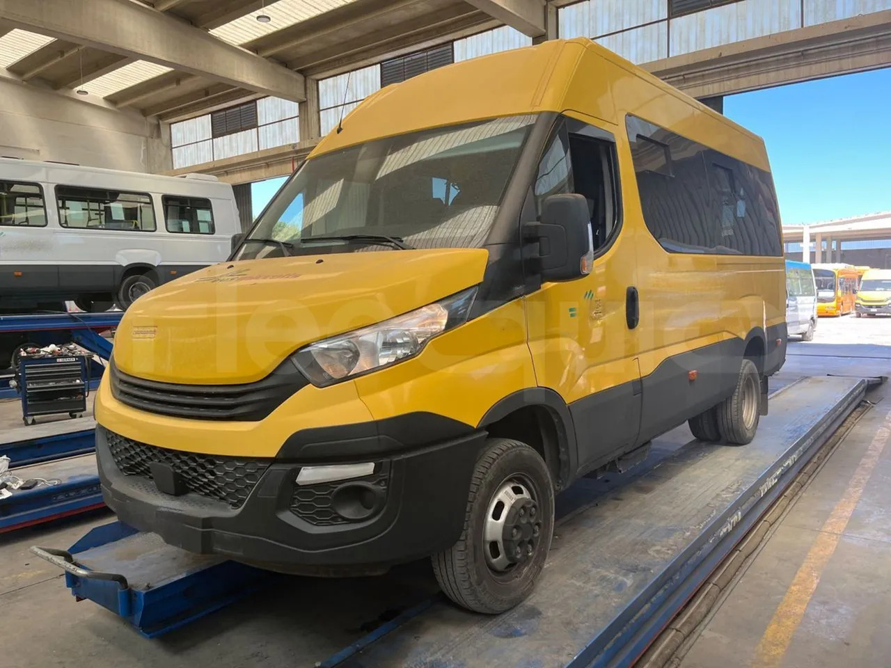 Iveco Daily - Училищен автобус: снимка 4 Iveco Daily - Училищен автобус: снимка 4