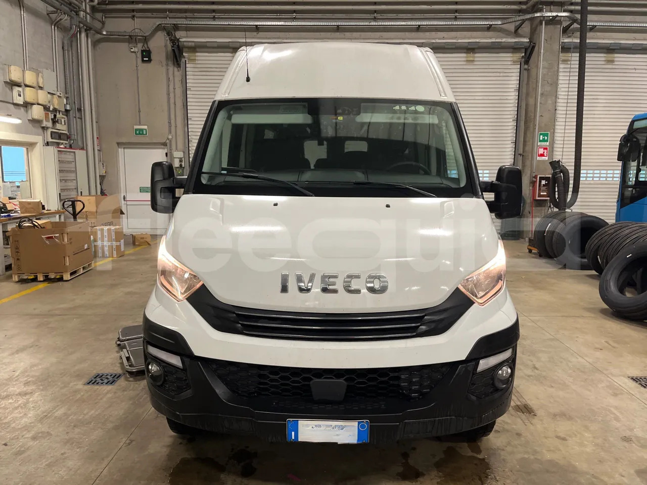 Iveco Daily - Микробус, Пътнически бус: снимка 2 Iveco Daily - Микробус, Пътнически бус: снимка 2