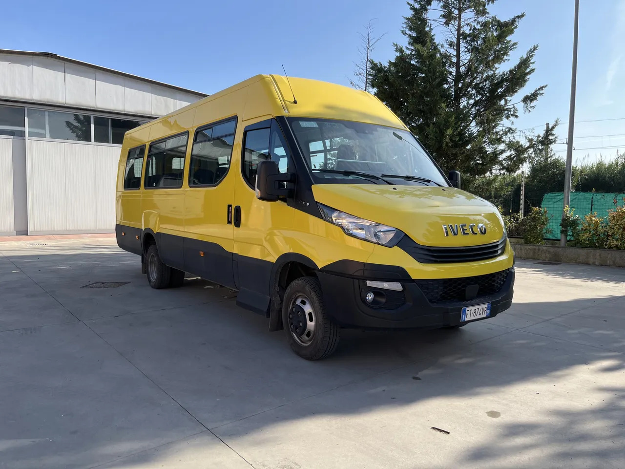 Iveco Daily - Училищен автобус: снимка 1 Iveco Daily - Училищен автобус: снимка 1