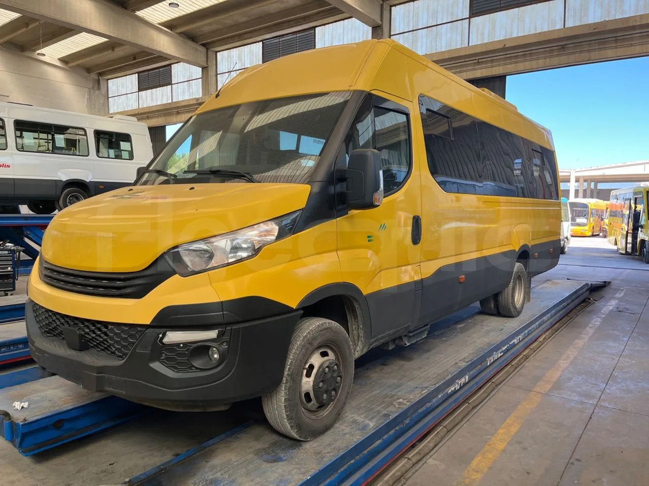 Iveco Daily - Училищен автобус: снимка 4 Iveco Daily - Училищен автобус: снимка 4