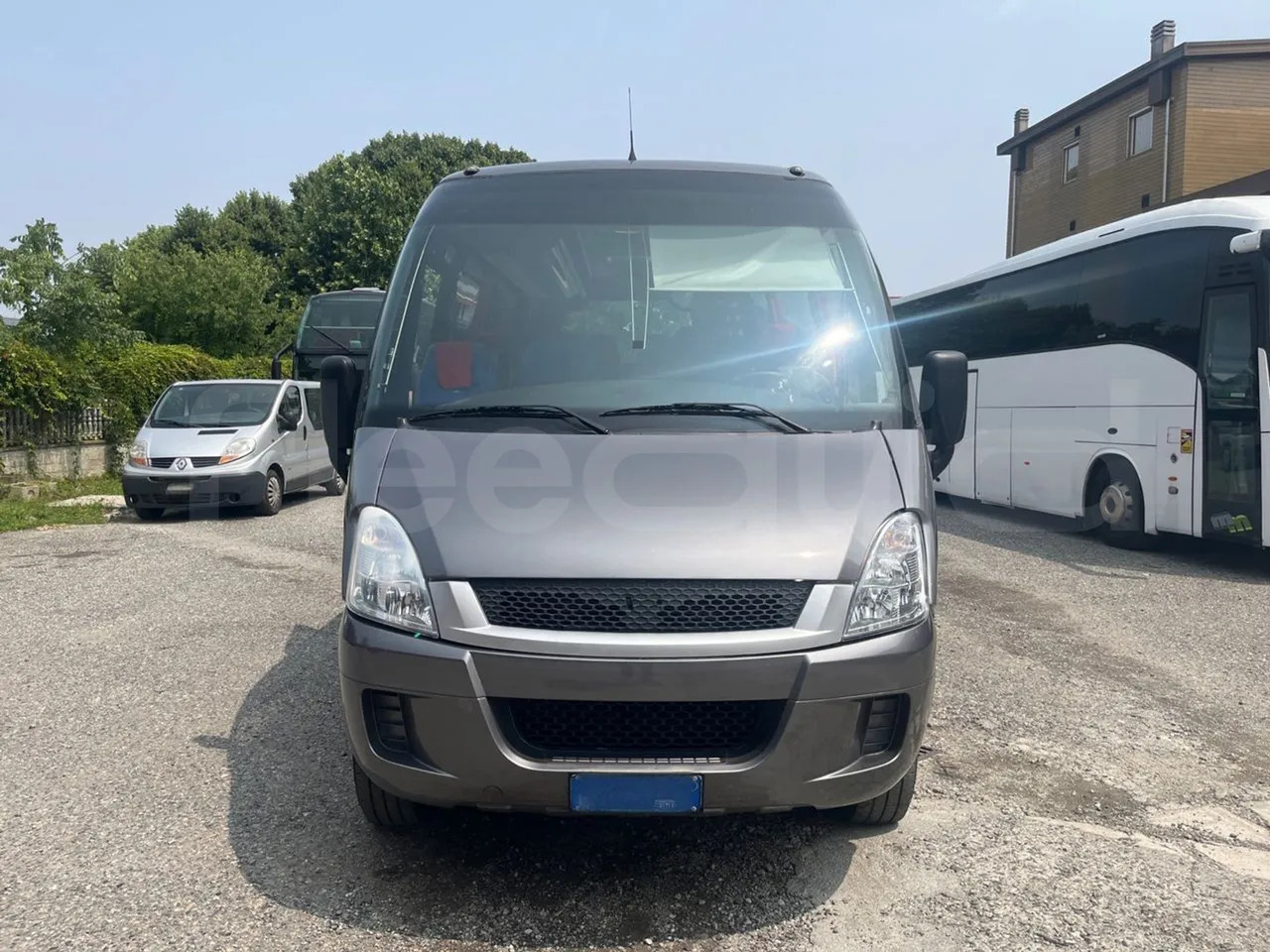 Iveco Daily - Туристически автобус: снимка 1 Iveco Daily - Туристически автобус: снимка 1