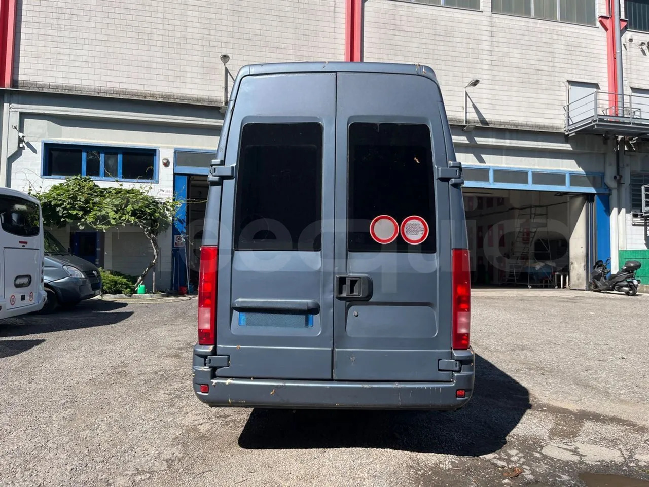 Iveco Daily - Микробус, Пътнически бус: снимка 5 Iveco Daily - Микробус, Пътнически бус: снимка 5