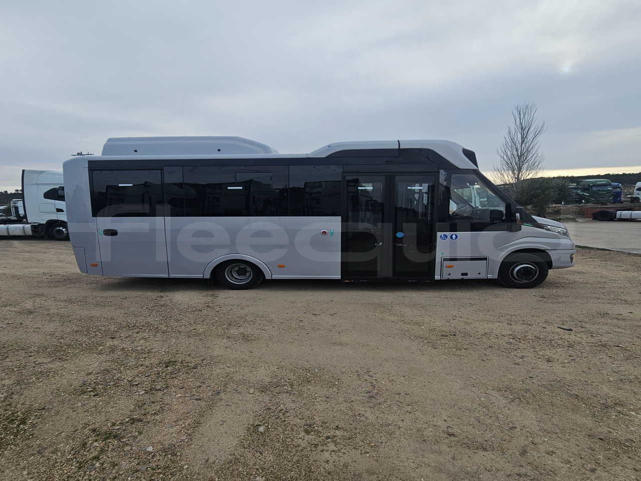 Междуградски автобус Iveco Indcar: снимка 10