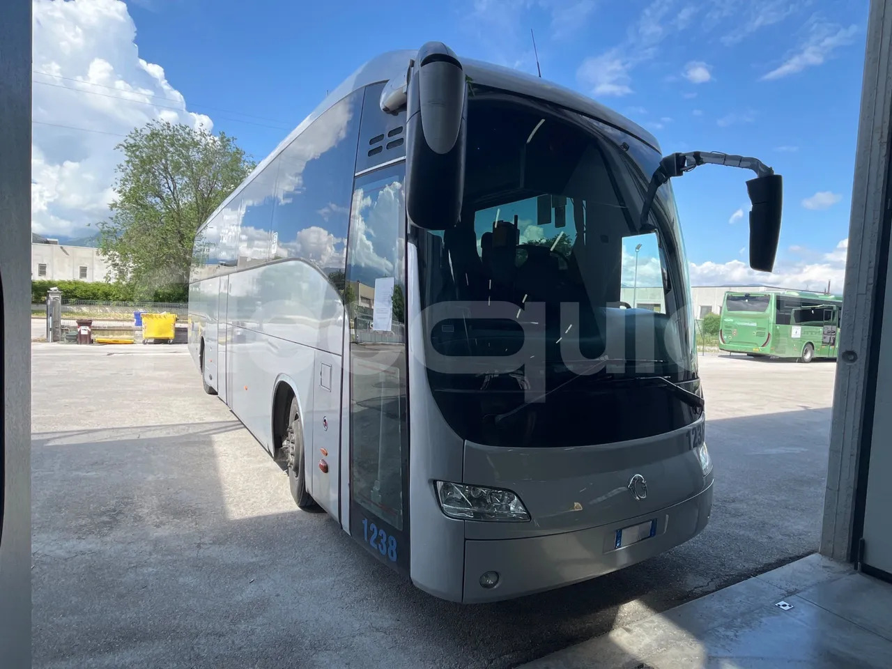 Iveco Irisbus Italia - Туристически автобус: снимка 1 Iveco Irisbus Italia - Туристически автобус: снимка 1