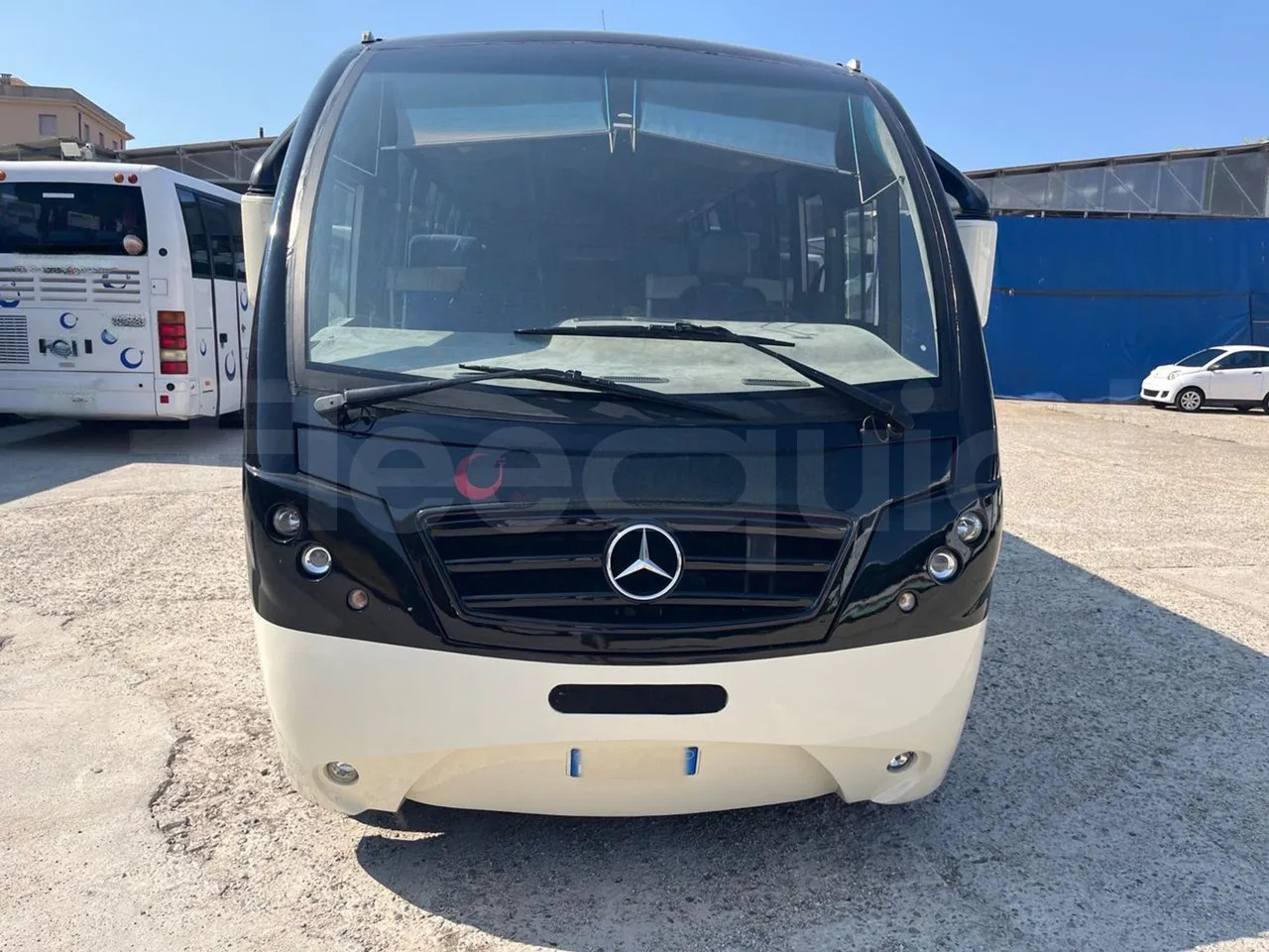 Mercedes-Benz MB 818 S - Туристически автобус: снимка 2 Mercedes-Benz MB 818 S - Туристически автобус: снимка 2