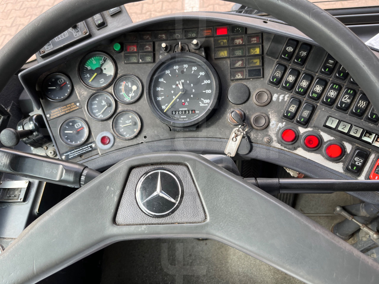 Mercedes-Benz O 405N2 - Междуградски автобус: снимка 3 Mercedes-Benz O 405N2 - Междуградски автобус: снимка 3