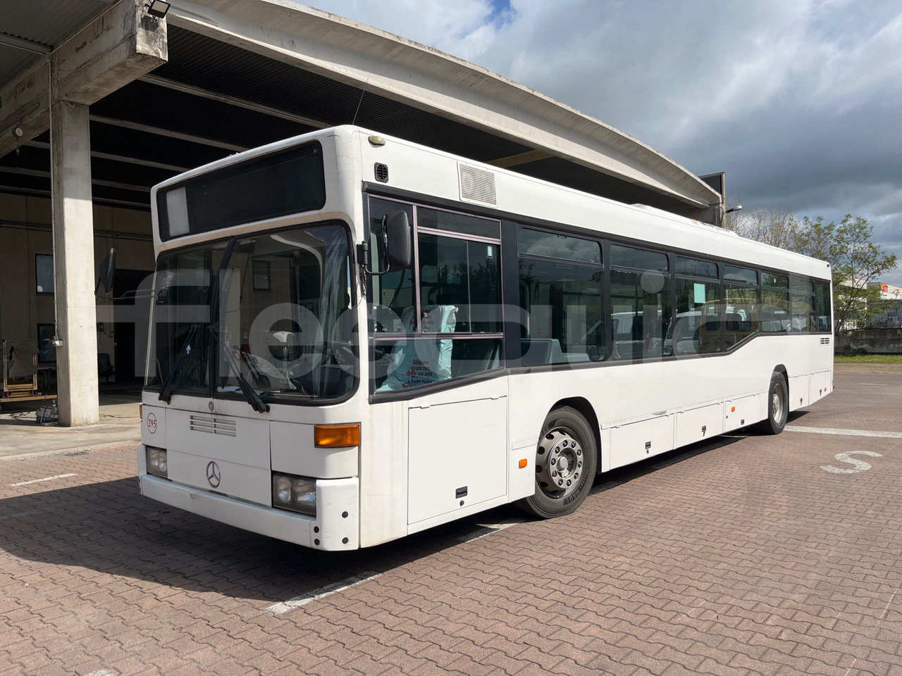 Mercedes-Benz O 405N2 - Междуградски автобус: снимка 4 Mercedes-Benz O 405N2 - Междуградски автобус: снимка 4