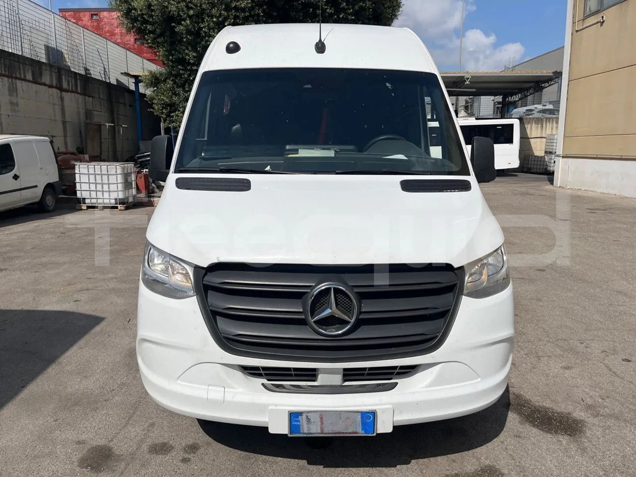 Mercedes-Benz Sprinter - Туристически автобус: снимка 2 Mercedes-Benz Sprinter - Туристически автобус: снимка 2