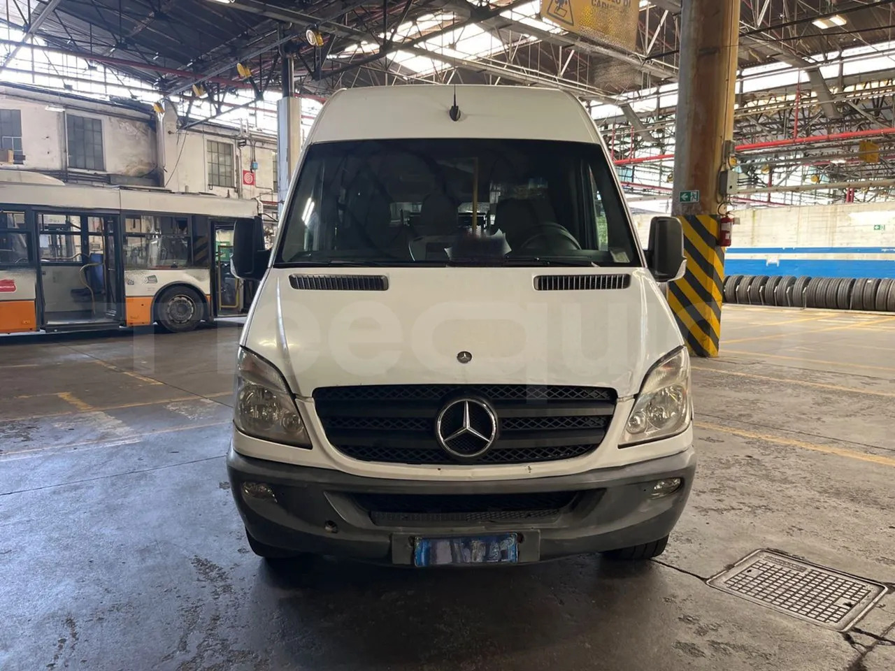Mercedes-Benz Sprinter - Микробус, Пътнически бус: снимка 2 Mercedes-Benz Sprinter - Микробус, Пътнически бус: снимка 2