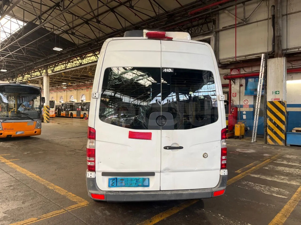 Mercedes-Benz Sprinter - Микробус, Пътнически бус: снимка 5 Mercedes-Benz Sprinter - Микробус, Пътнически бус: снимка 5