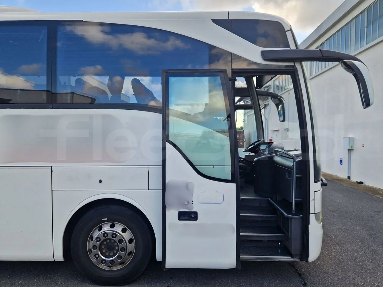 Туристически автобус Mercedes-Benz Tourismo: снимка 15